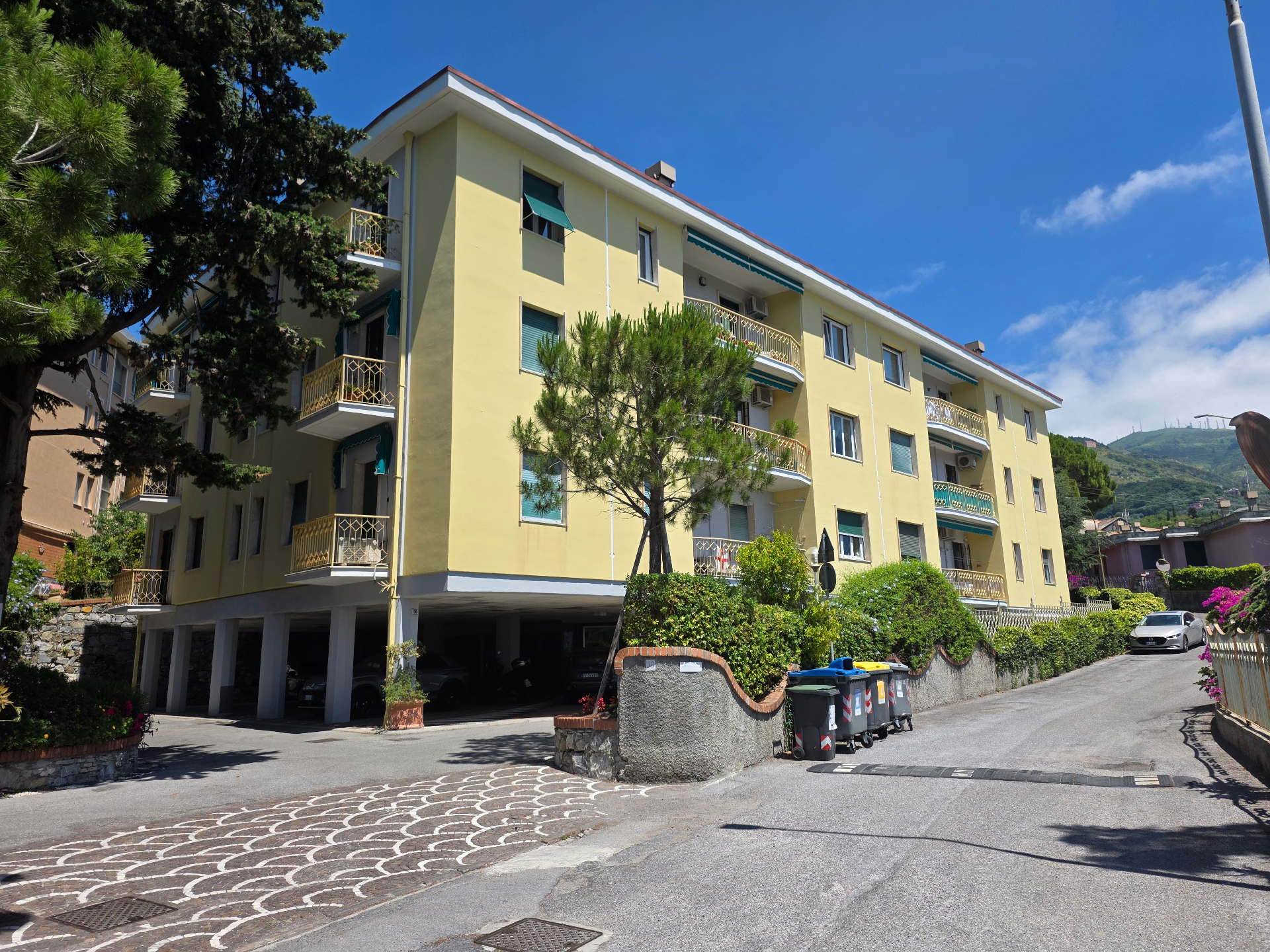 La palazzina di Via Flavia Steno 58 immersa nel verde di Genova Quarto